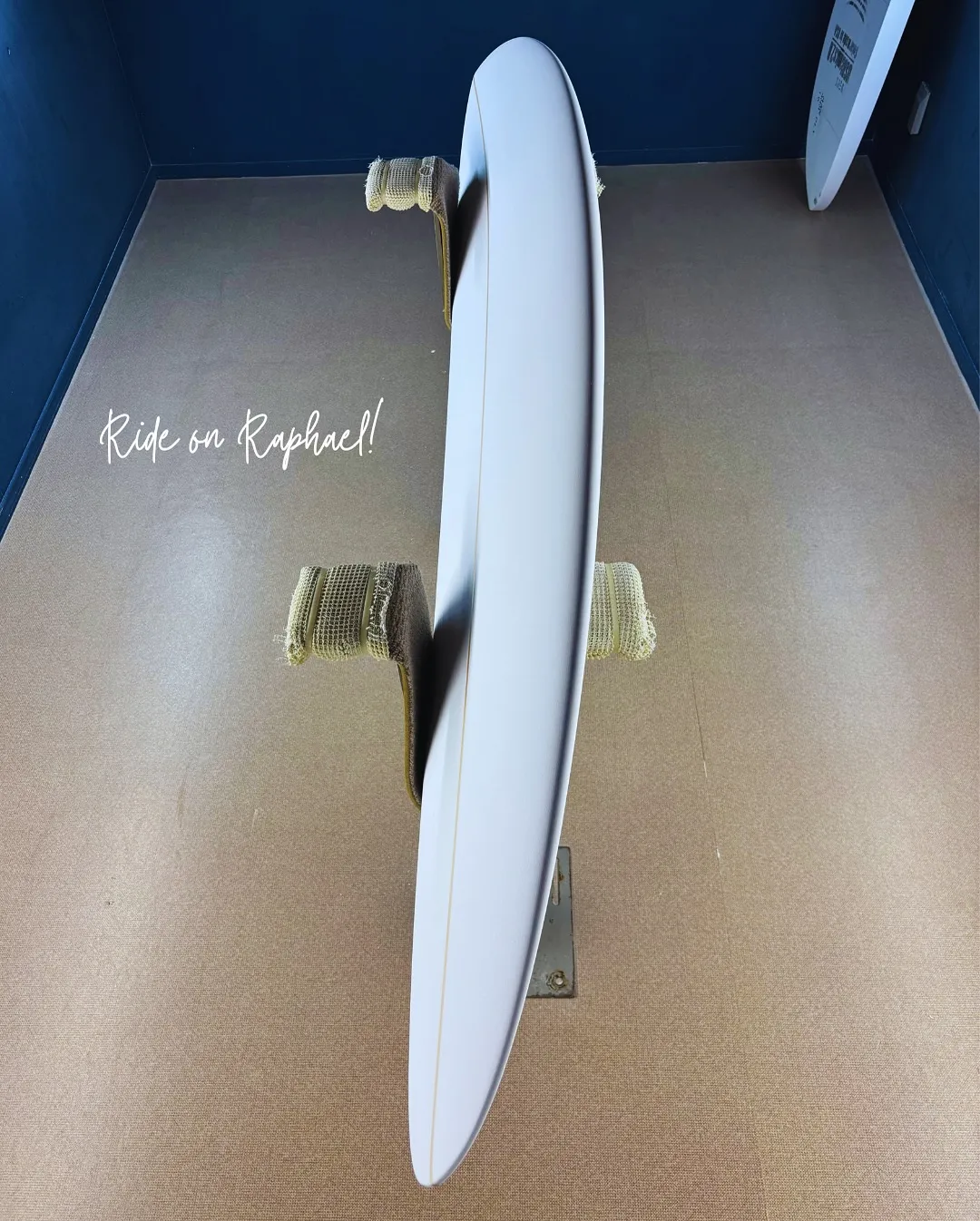 Custom Surfboard: Mid-length 6...